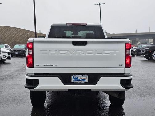Summit White 2026 Chevrolet Silverado 2500 LT