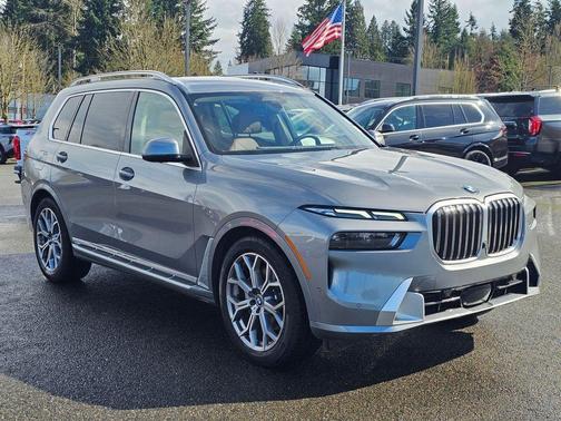 Skyscraper Gray Metallic 2026 BMW X7 xDrive40i