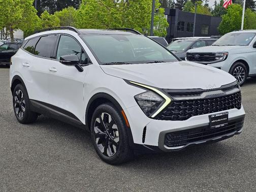 Glacial White Pearl 2023 Kia Sportage X-Line