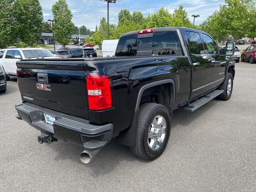 Photo 5 of 36 of 2019 GMC Sierra 3500 Denali