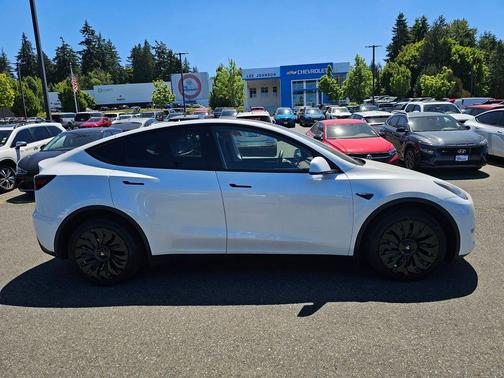 Pearl White Multi 2023 Tesla Model Y Long Range