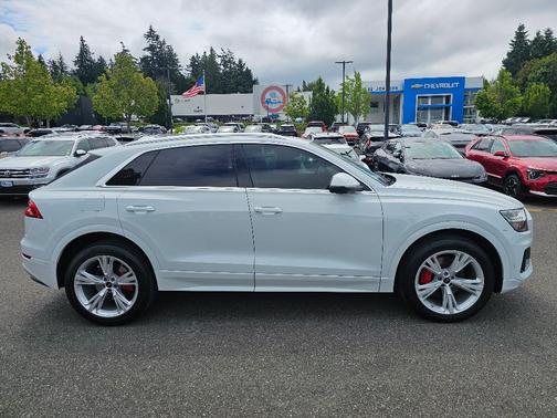 Glacier White Metallic 2023 Audi Q8 55 Premium Plus
