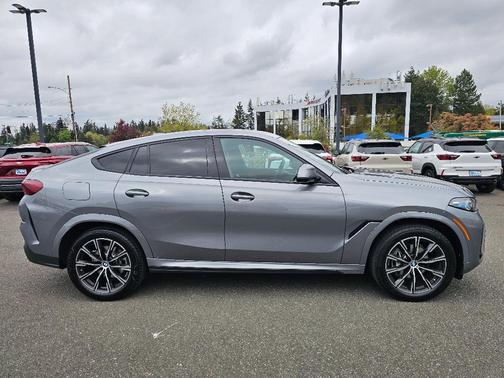 Skyscraper Gray Metallic 2026 BMW X6 xDrive40i