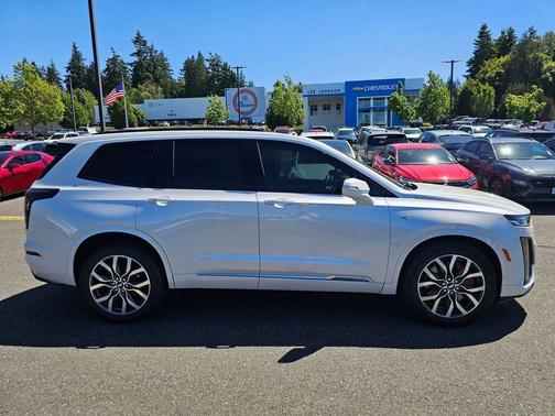 Crystal White Tri-Coat 2022 Cadillac XT6 Sport AWD