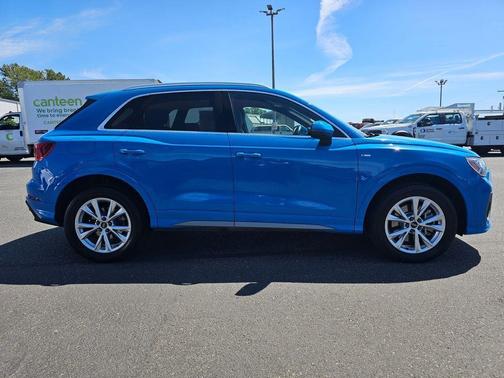 Turbo Blue 2023 Audi Q3 45 S line Premium