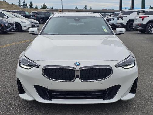 Mineral White Metallic 2024 BMW 230 i