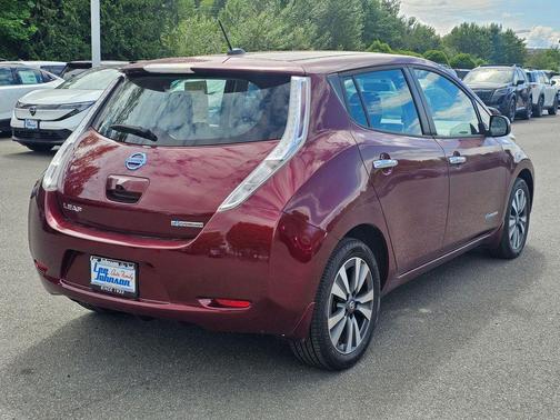Coulis Red 2017 Nissan Leaf SV