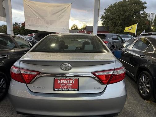 Arctic Metallic 2017 Toyota Camry XLE