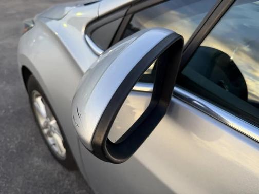 Silver Ice Metallic 2016 Chevrolet Cruze LT Auto