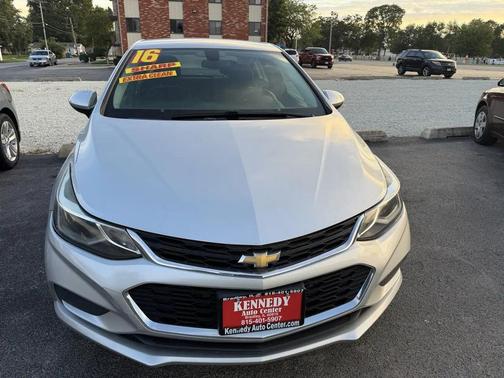 Silver Ice Metallic 2016 Chevrolet Cruze LT Auto