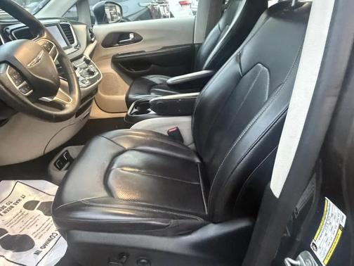 Granite Crystal Metallic Clearcoat 2020 Chrysler Voyager LXI