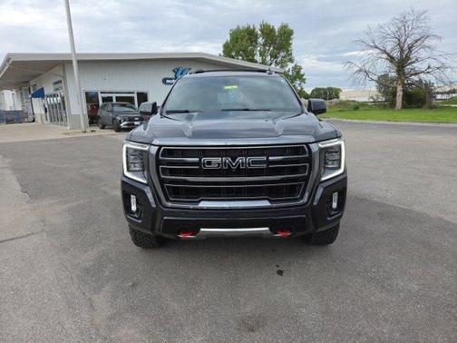 Titanium 2023 GMC Yukon AT4