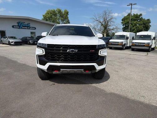 Summit White 2024 Chevrolet Suburban Z71