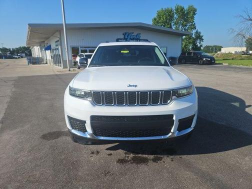 Bright White Clearcoat 2024 Jeep Grand Cherokee L Laredo