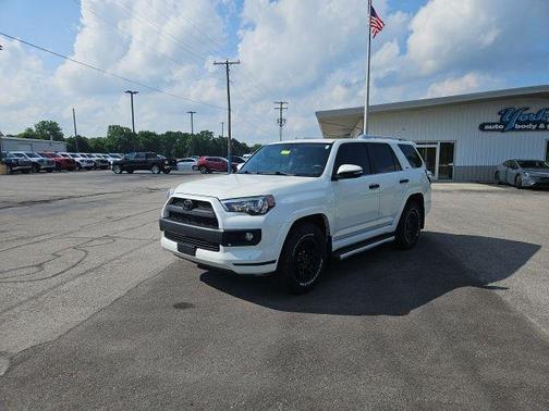 White 2017 Toyota 4Runner Sport