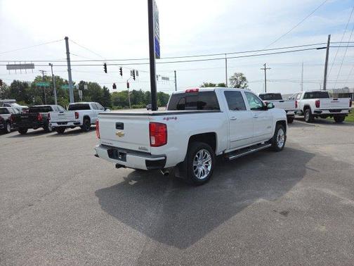 Iridescent Pearl Tricoat 2017 Chevrolet Silverado 1500 High Country