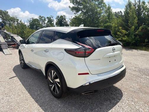 White 2024 Nissan Murano SL