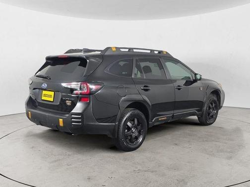 Crystal Black Silica 2024 Subaru Outback Wilderness