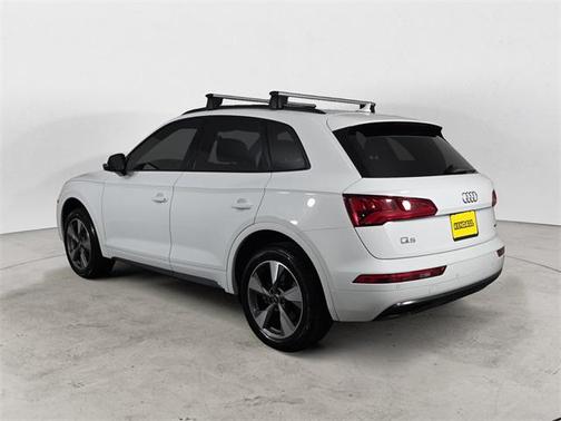 2020 Audi Q5 45 Titanium Premium