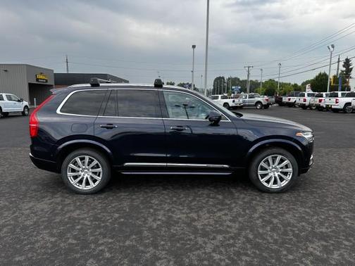 Photo 4 of 19 of 2017 Volvo XC90 T6 Inscription
