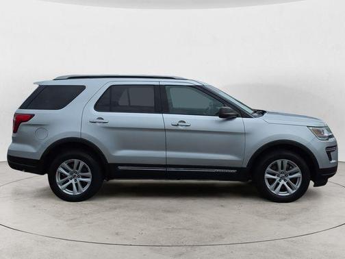 Ingot Silver 2018 Ford Explorer XLT