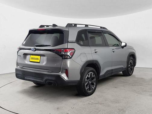 Pearl 2025 Subaru Forester Premium