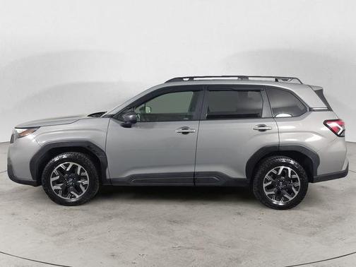 Pearl 2025 Subaru Forester Premium