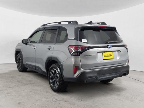 Pearl 2025 Subaru Forester Premium
