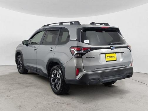 Pearl 2025 Subaru Forester Premium