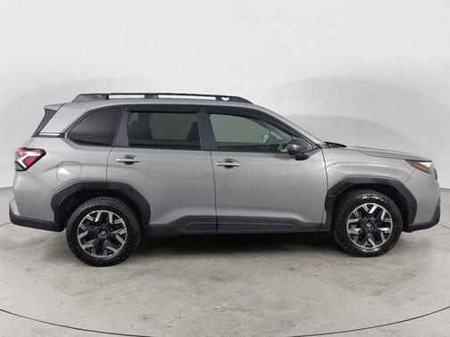Pearl 2025 Subaru Forester Premium