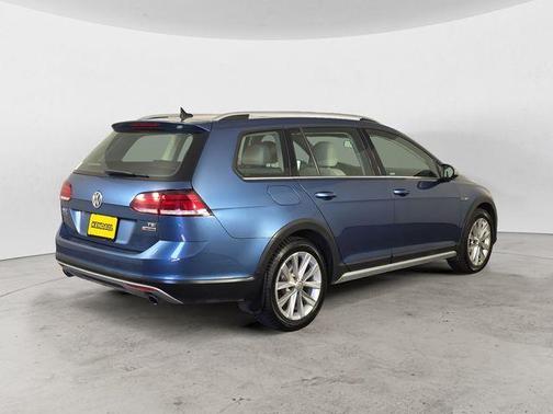 Silk Blue Metallic 2018 Volkswagen Golf Alltrack TSI SE