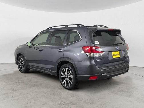 Magnetite Gray Metallic 2023 Subaru Forester Limited