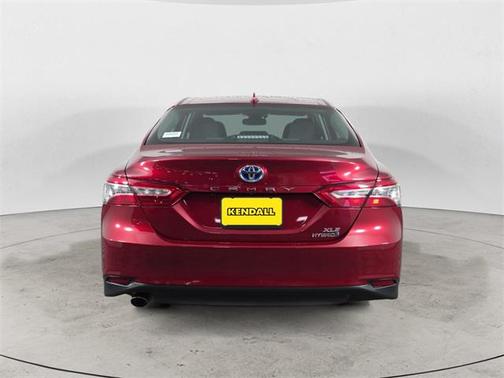 2020 Toyota Camry Hybrid XLE