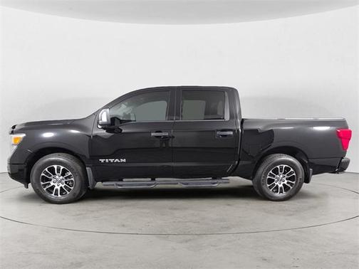 2023 Nissan Titan SV
