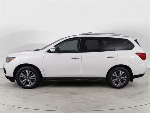 2018 Nissan Pathfinder SV