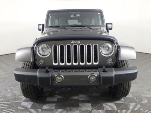 Photo 2 of 24 of 2018 Jeep Wrangler JK Unlimited Sahara