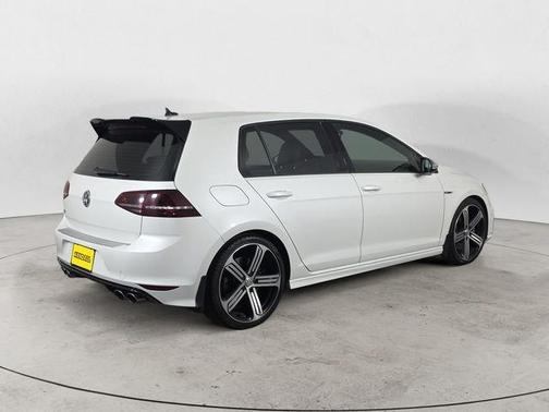 2016 Volkswagen Golf R 4-Door