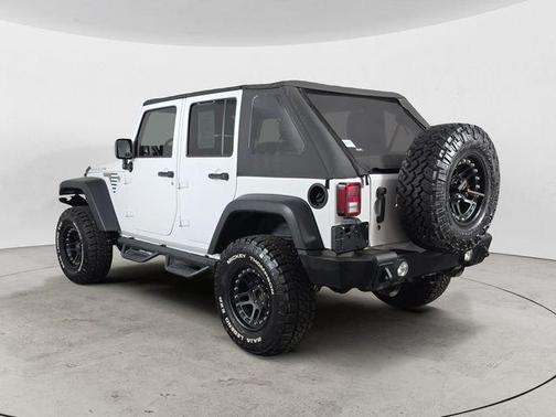 Bright White Clearcoat 2015 Jeep Wrangler Unlimited Rubicon