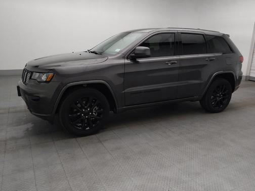 Granite Crystal Metallic Clearcoat 2021 Jeep Grand Cherokee Laredo
