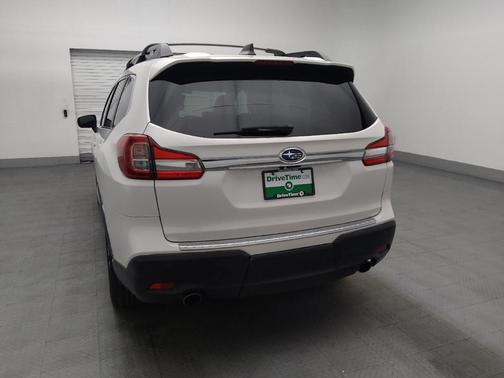 Crystal White Pearl 2019 Subaru Ascent Limited 8-Passenger