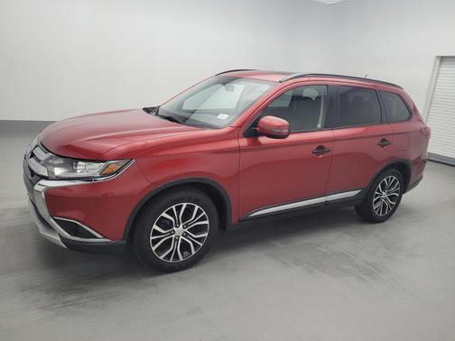 Photo 2 of 32 of 2016 Mitsubishi Outlander SEL