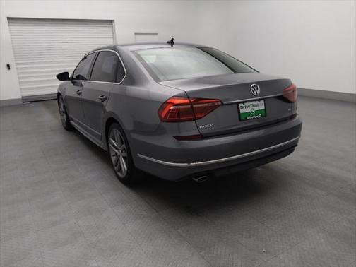 2017 Volkswagen Passat 1.8T R-Line w/Comfort