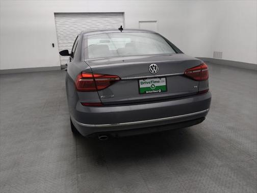 2017 Volkswagen Passat 1.8T R-Line w/Comfort