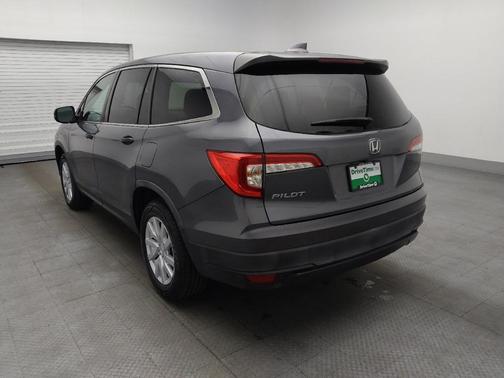 Modern Steel Metallic 2020 Honda Pilot 2WD LX
