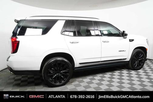 White Frost Tri-Coat 2022 GMC Yukon Denali