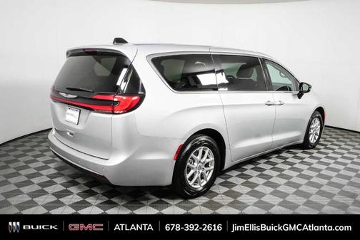 Silver Mist Clearcoat 2024 Chrysler Pacifica Touring-L