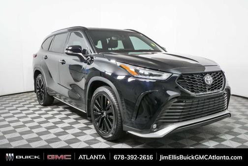 Midnight Black Metallic 2024 Toyota Highlander LE
