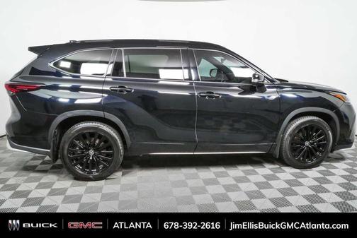 Midnight Black Metallic 2024 Toyota Highlander LE
