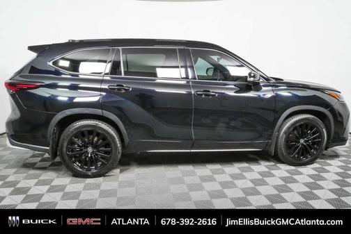 Midnight Black Metallic 2024 Toyota Highlander LE