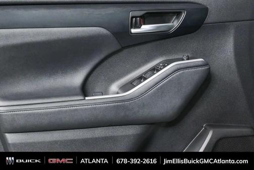 Midnight Black Metallic 2024 Toyota Highlander LE